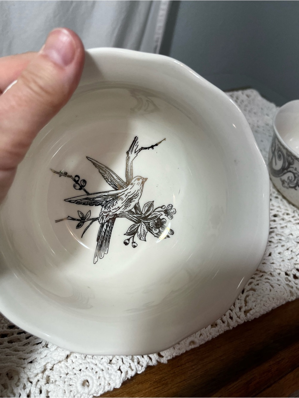 222 Fifth Adelaide Bowl Set of 4 Gold Silver Fine China Floral Bird Cereal Bowls - Picture 3 of 16